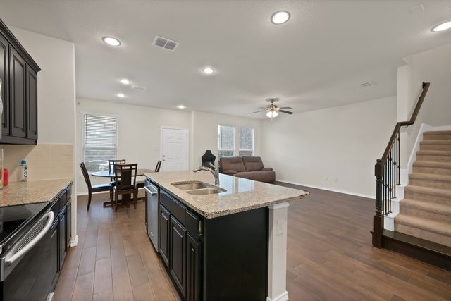 422 Milverton Drive, Fort Worth, TX 76036