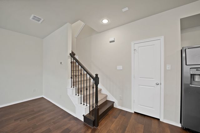 422 Milverton Drive, Fort Worth, TX 76036
