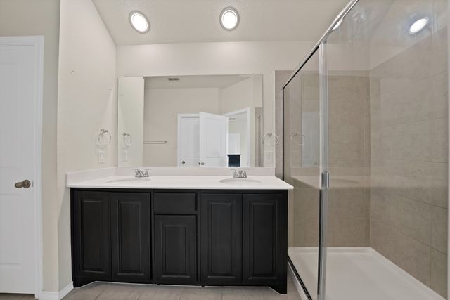 422 Milverton Drive, Fort Worth, TX 76036