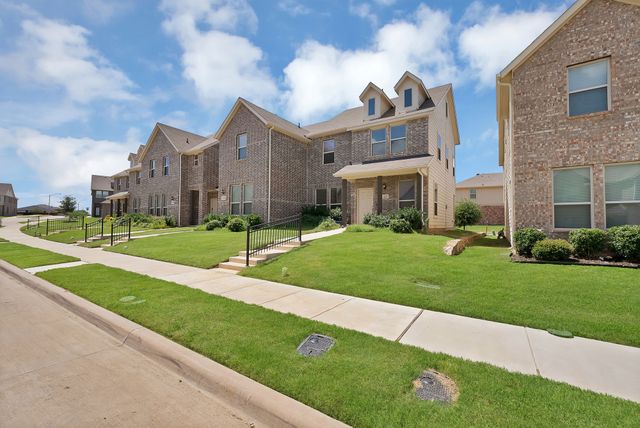 422 Milverton Drive, Fort Worth, TX 76036