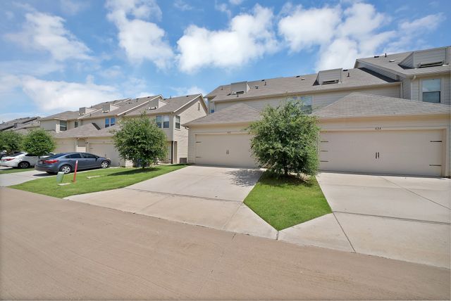 422 Milverton Drive, Fort Worth, TX 76036