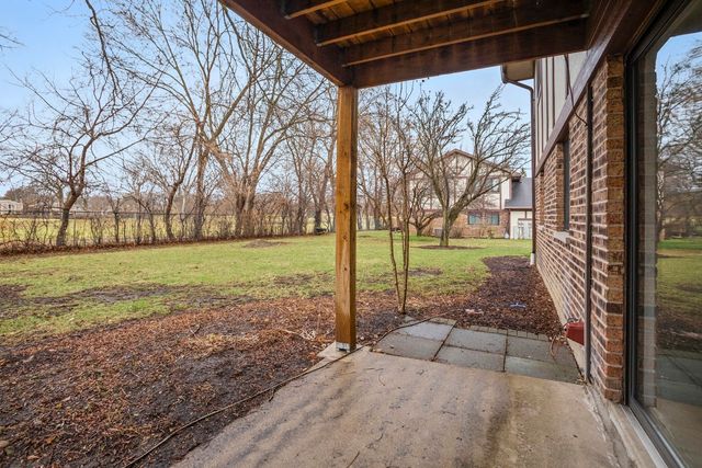 1454 N Elmhurst Road 102B, Mount Prospect, IL 60056