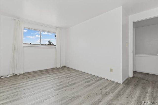 8136 Busko, Warren, MI 48093