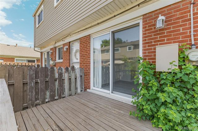 8136 Busko, Warren, MI 48093