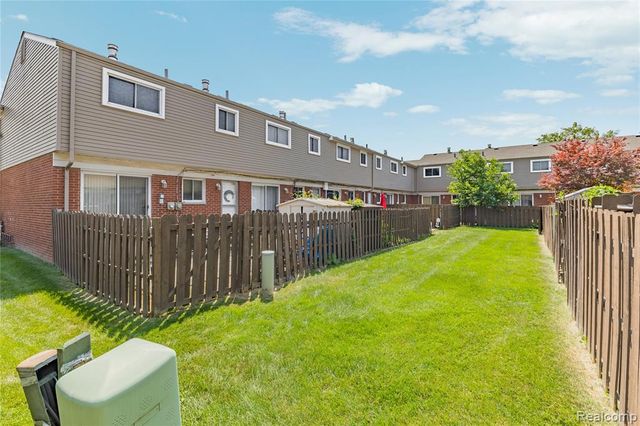 8136 Busko, Warren, MI 48093