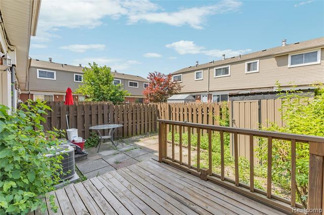 8136 Busko, Warren, MI 48093