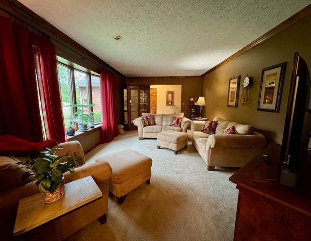 703 Dorchester Drive, Springfield, OH 45506