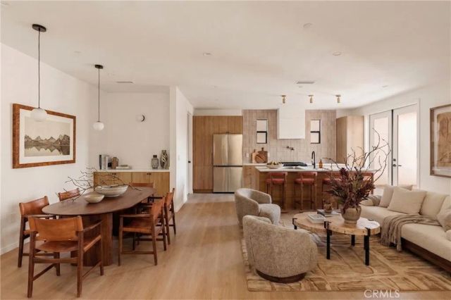 17852 Saticoy Street, Reseda, CA 91335