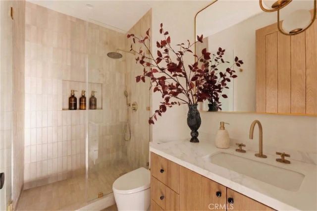 17852 Saticoy Street, Reseda, CA 91335