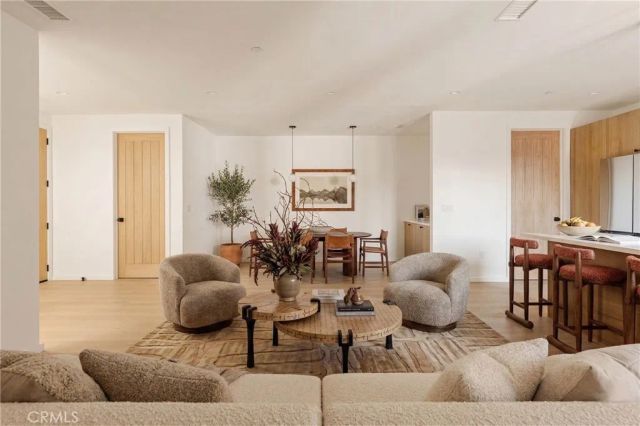 17852 Saticoy Street, Reseda, CA 91335