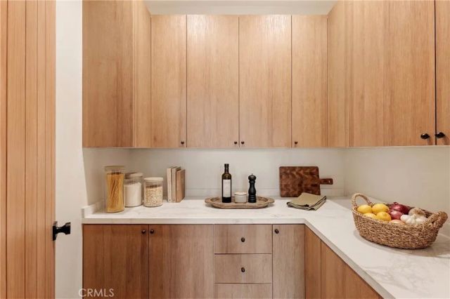 17852 Saticoy Street, Reseda, CA 91335