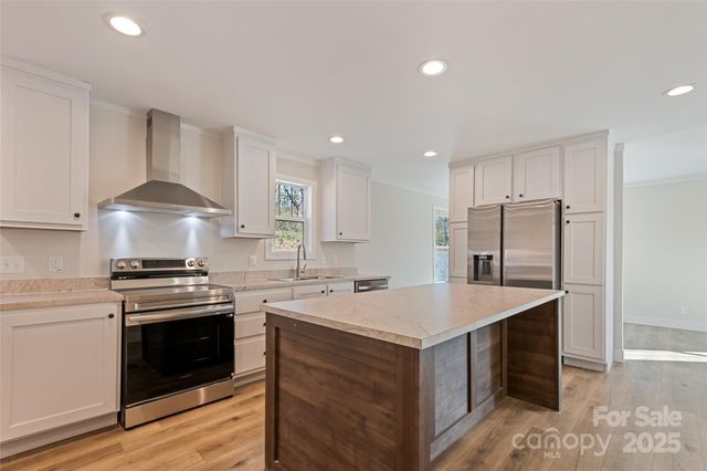 77 Geiranger Drive, Clyde, NC 28721