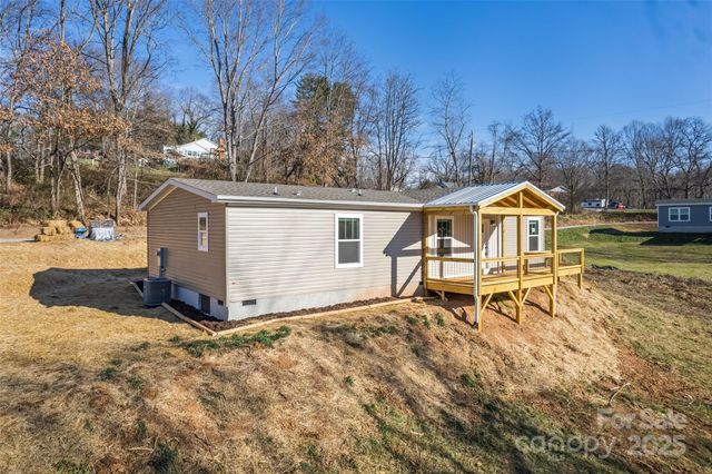 77 Geiranger Drive, Clyde, NC 28721