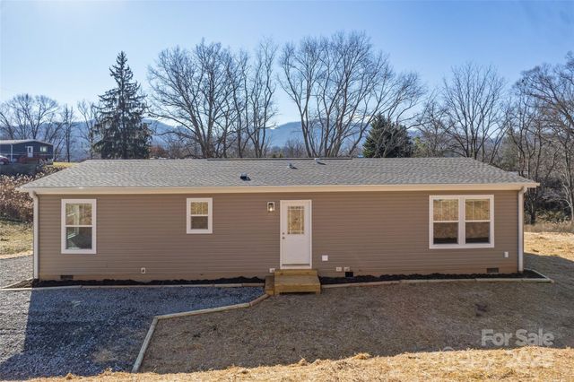 77 Geiranger Drive, Clyde, NC 28721