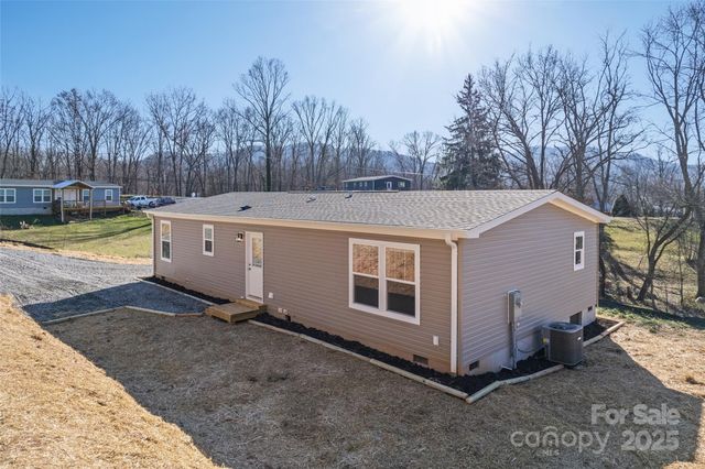 77 Geiranger Drive, Clyde, NC 28721