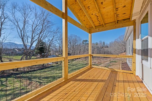 77 Geiranger Drive, Clyde, NC 28721