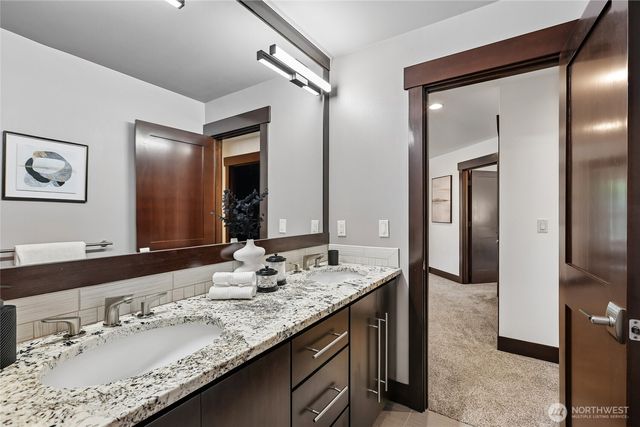 7015 NE 138th Street, Kirkland, WA 98034