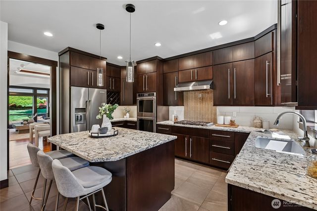 7015 NE 138th Street, Kirkland, WA 98034