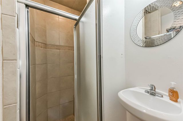 402 Bomar Street, Houston, TX 77006