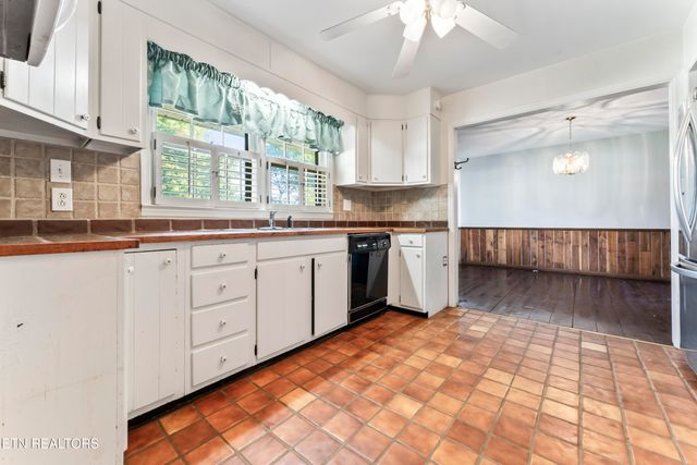 212 W Central Ave, Sweetwater, TN 37874