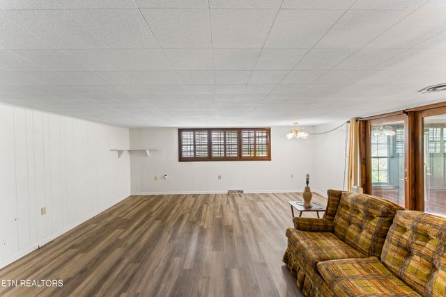 212 W Central Ave, Sweetwater, TN 37874