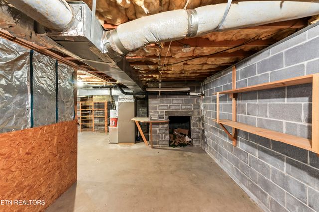 212 W Central Ave, Sweetwater, TN 37874