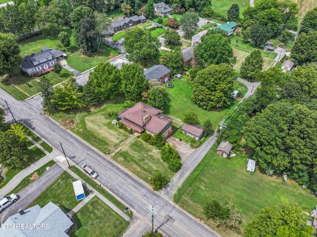 212 W Central Ave, Sweetwater, TN 37874