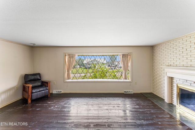 212 W Central Ave, Sweetwater, TN 37874