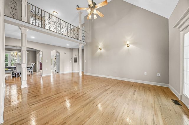 3693 Trousdale Ln, Columbia, TN 38401