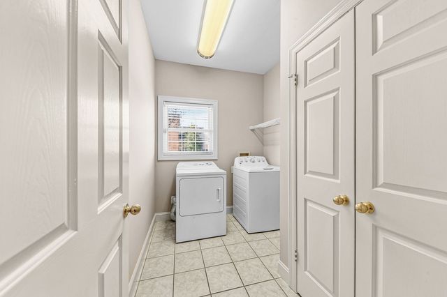 3693 Trousdale Ln, Columbia, TN 38401