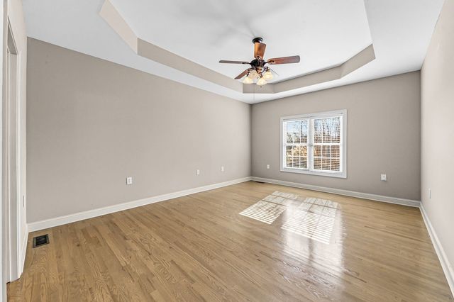 3693 Trousdale Ln, Columbia, TN 38401