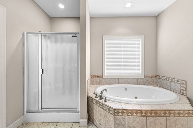 3693 Trousdale Ln, Columbia, TN 38401