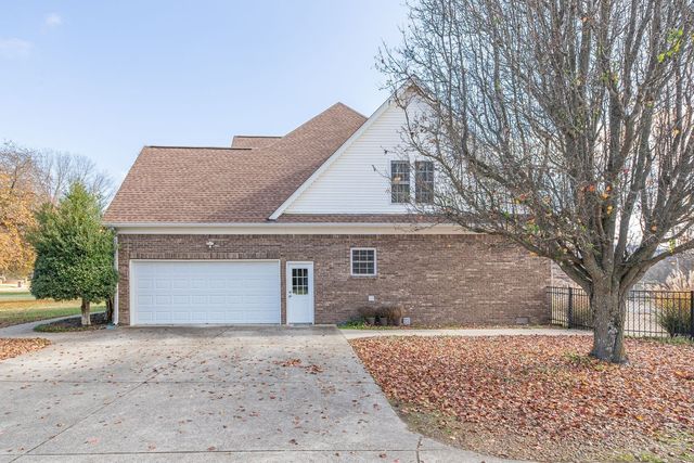 3693 Trousdale Ln, Columbia, TN 38401