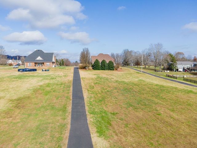 3693 Trousdale Ln, Columbia, TN 38401