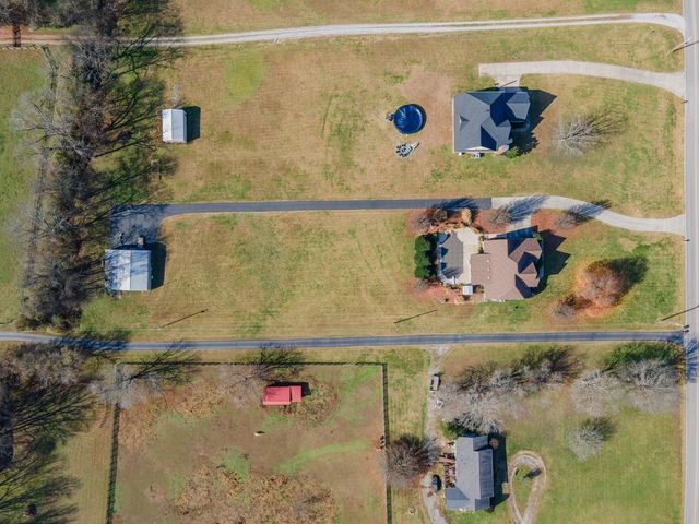 3693 Trousdale Ln, Columbia, TN 38401