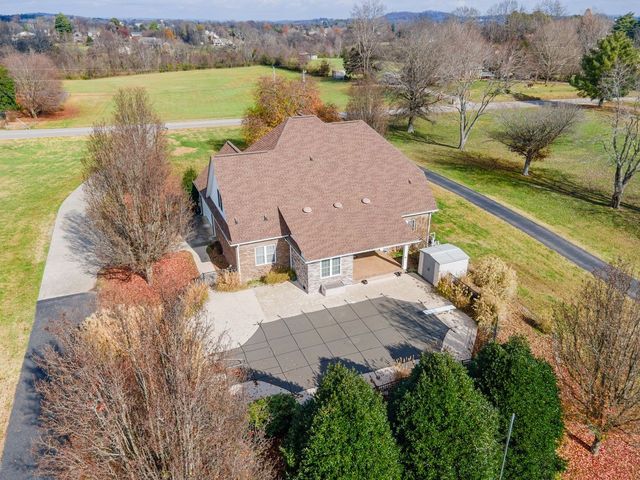 3693 Trousdale Ln, Columbia, TN 38401