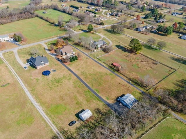 3693 Trousdale Ln, Columbia, TN 38401