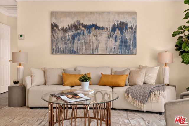 100 S Doheny Drive 402, Los Angeles, CA 90048