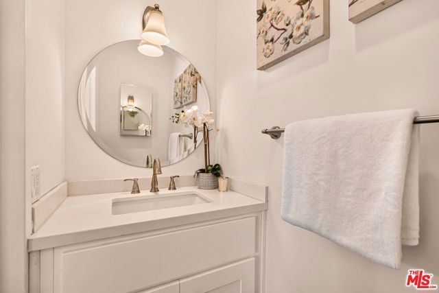 100 S Doheny Drive 402, Los Angeles, CA 90048
