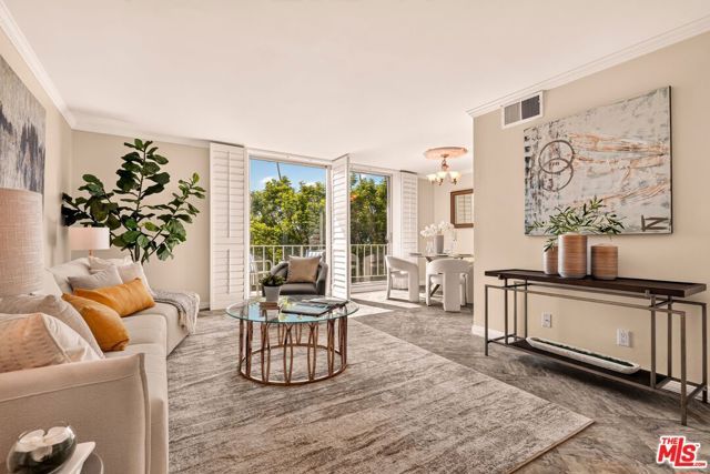 100 S Doheny Drive 402, Los Angeles, CA 90048