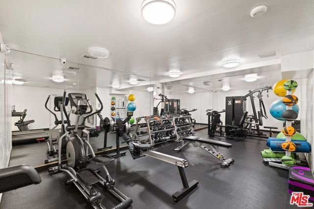 100 S Doheny Drive 402, Los Angeles, CA 90048