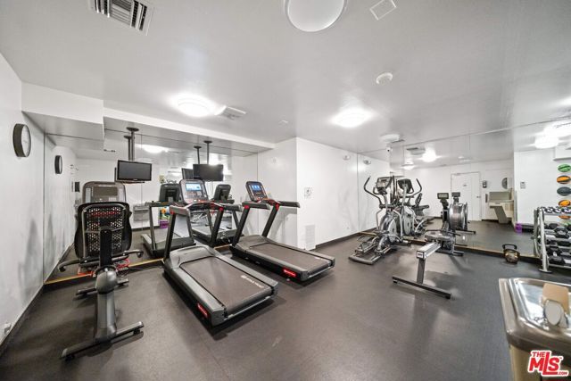 100 S Doheny Drive 402, Los Angeles, CA 90048