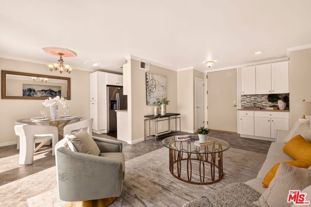 100 S Doheny Drive 402, Los Angeles, CA 90048