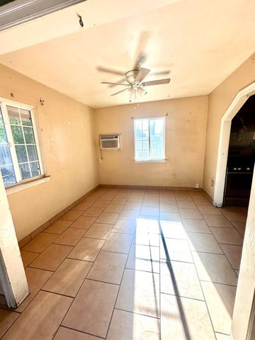 1924 Kenneth St, Modesto, CA 95351