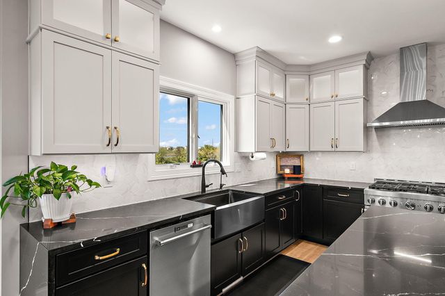13431 Redbud Drive, St. John, IN 46373