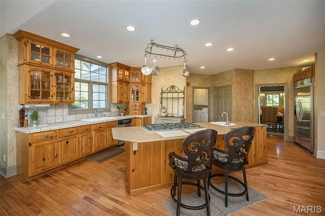 16925 Lewis Spring Farms Road, St Louis, MO 63005