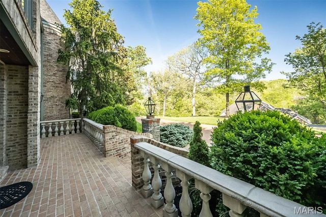 16925 Lewis Spring Farms Road, St Louis, MO 63005