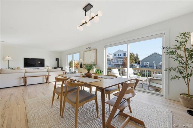 141 Annuskemunnica Road, Babylon, NY 11702