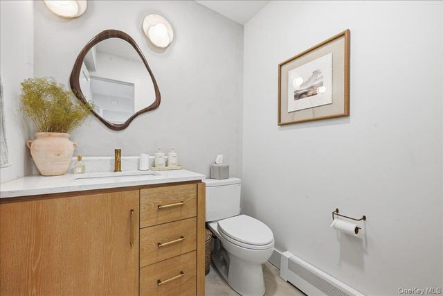 141 Annuskemunnica Road, Babylon, NY 11702