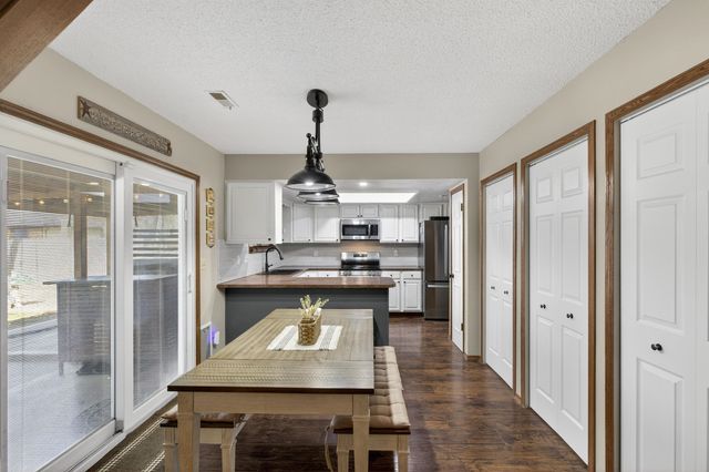 1423 N Rutgers St, Wichita, KS 67212